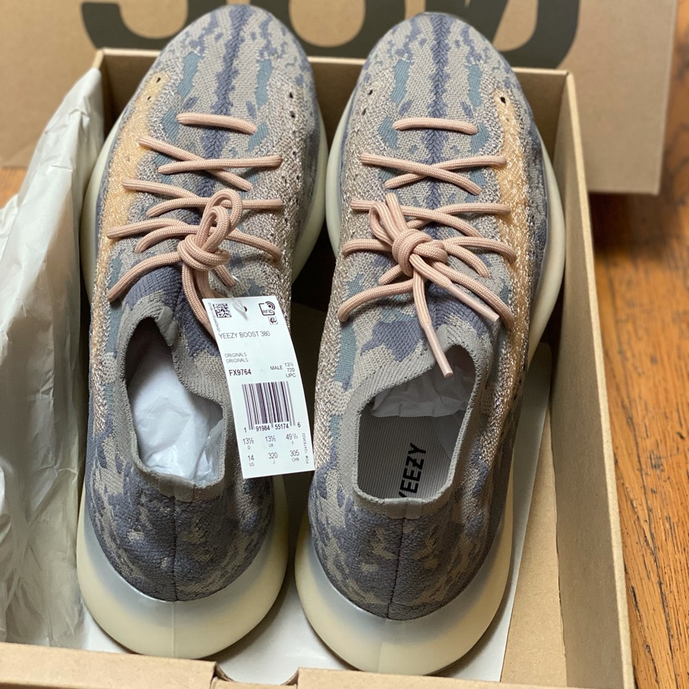 NWT- Yeezy BOOST 380 MIST - SIZE 14